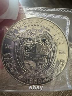 1969 Panama 5 Balboas Silver Coin Ley 0900 Large Crown Size