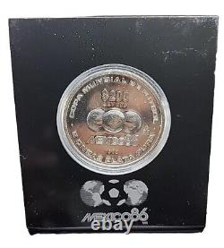 1986 MEXICO 200 PESOS COPA MUNDIAL FUTBOL SILVER COIN 2 oz NICE Lovely