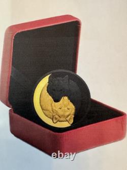 2021 1 oz 99.99% PURE SILVER WITH GOLD PLATING CANADIAN COIN. THE GRAY WOLF