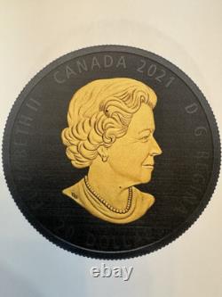 2021 1 oz 99.99% PURE SILVER WITH GOLD PLATING CANADIAN COIN. THE GRAY WOLF