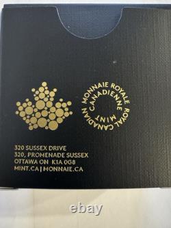 2021 1 oz 99.99% PURE SILVER WITH GOLD PLATING CANADIAN COIN. THE GRAY WOLF